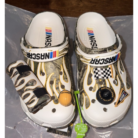 CROCS Other - NEW CROCS X Nascar Realtree Camo Classic Clog w Jibbitz Men's 8 Women's 10 NWT‎